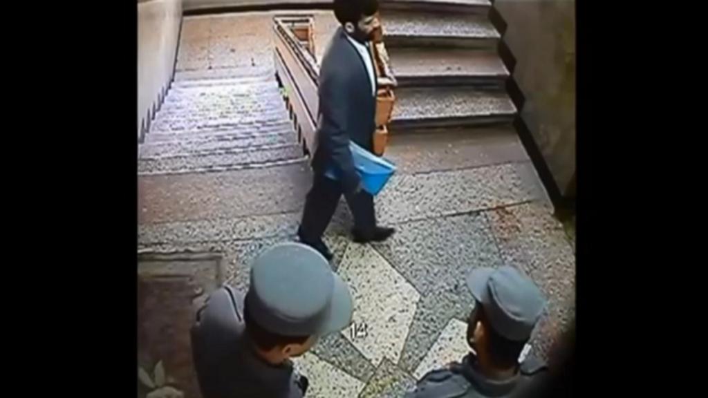 Security Footage Prior to Attack on Afghanistan Police HQ, Nov 2014