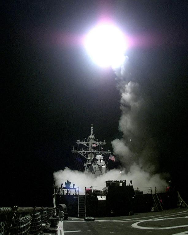 USS Gonzalez Launches Tomahawk, Kosovo War