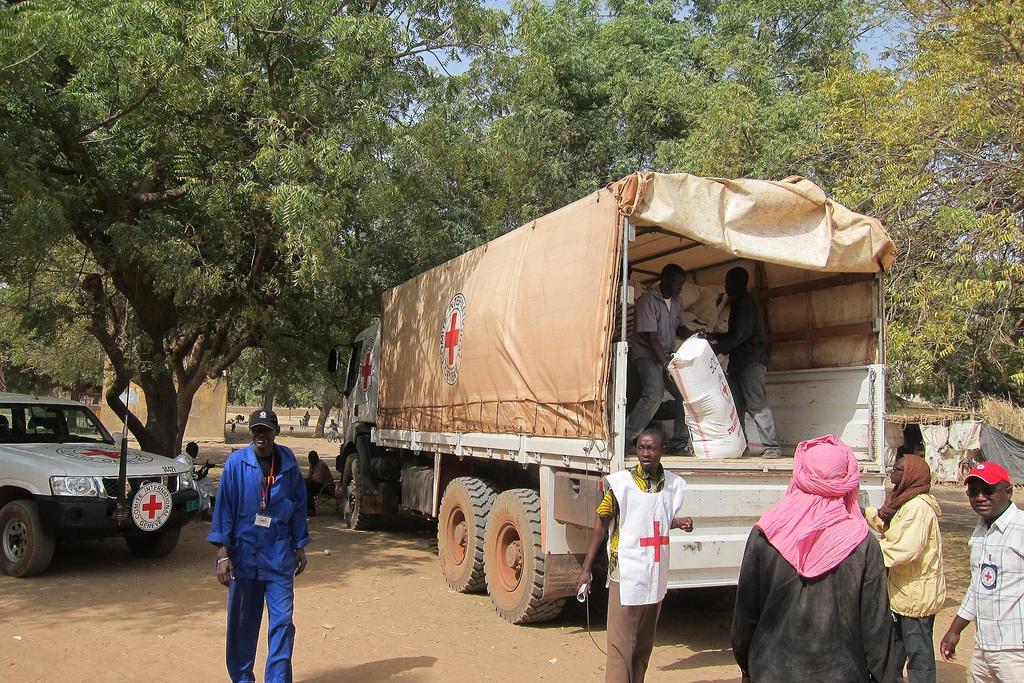 ICRC distribute emergency aid, Mali