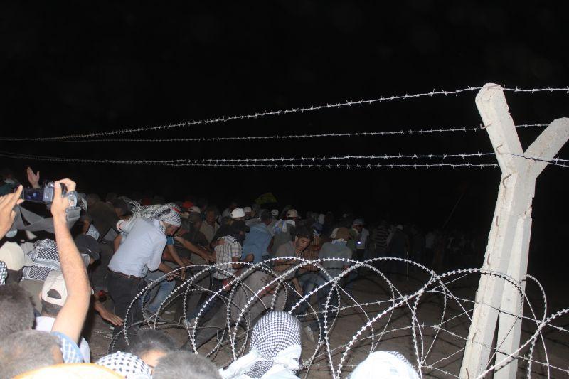 Turkish Kurd Volunteers Breach Border, Kobane, July 2014