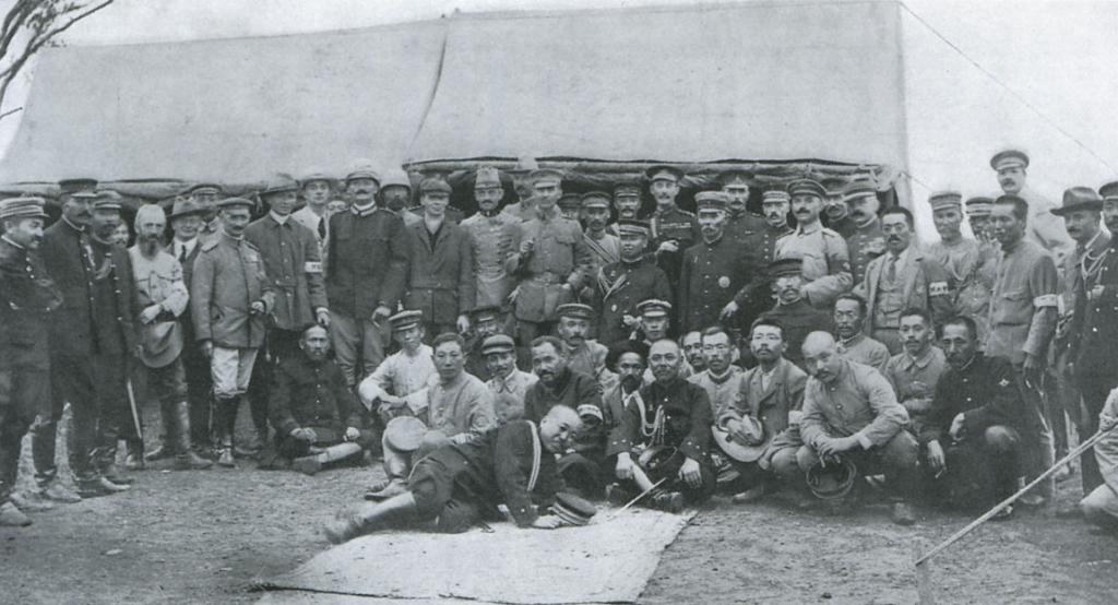 Japanese General and Staff after the Battle of Shaho