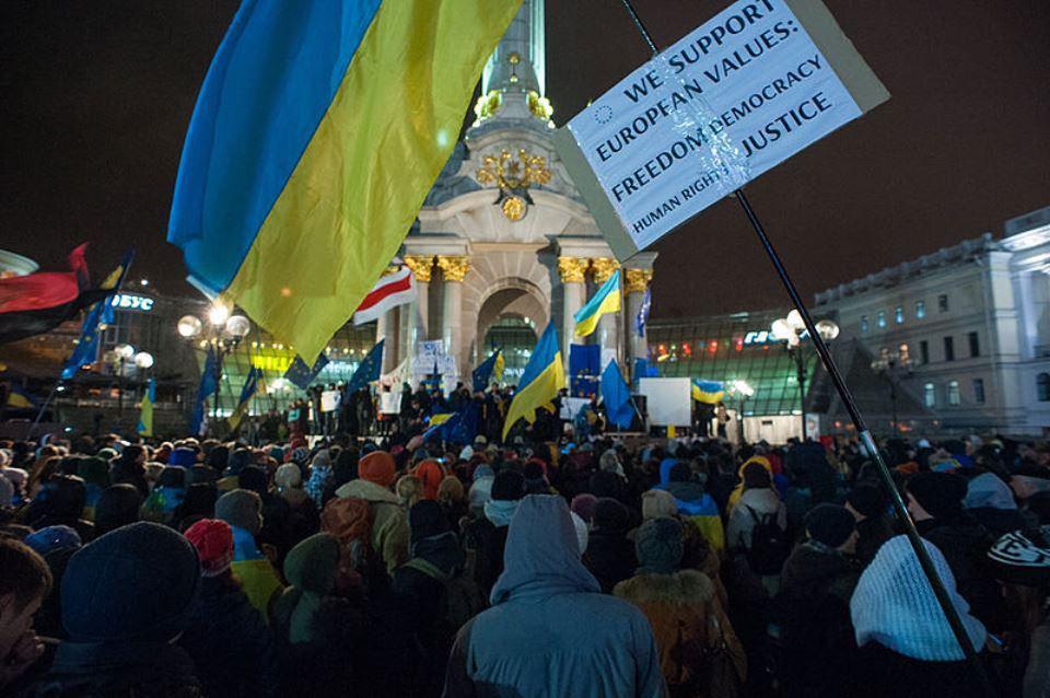 Peaceful Early Rally for European Integration, Kiev, November 2013
