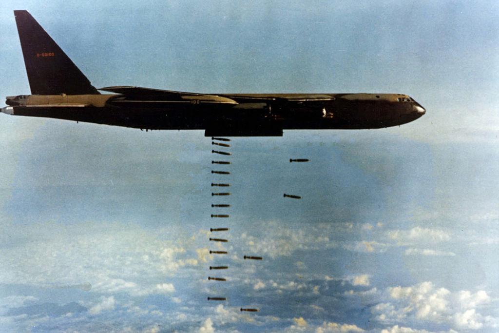 US B-52 Bombing Over Vietnam, Vietnam War