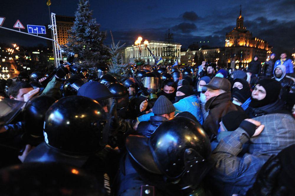 Melee Between Berkut & Euromaidan Protesters, Kiev, 2013