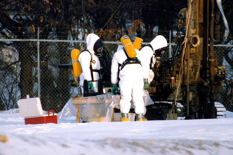 American Army Engineers Test Soil During Bruin Lagoon Cleanup, Pennsylvania USA, 2004