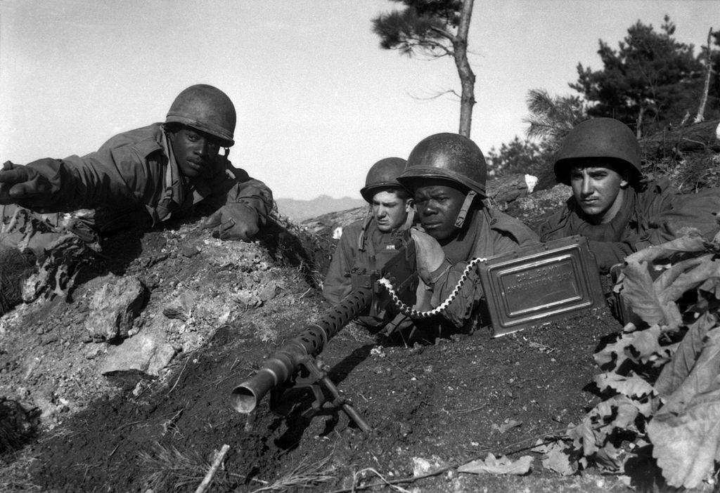 American Machine Gun Crew, Korea, November 1950