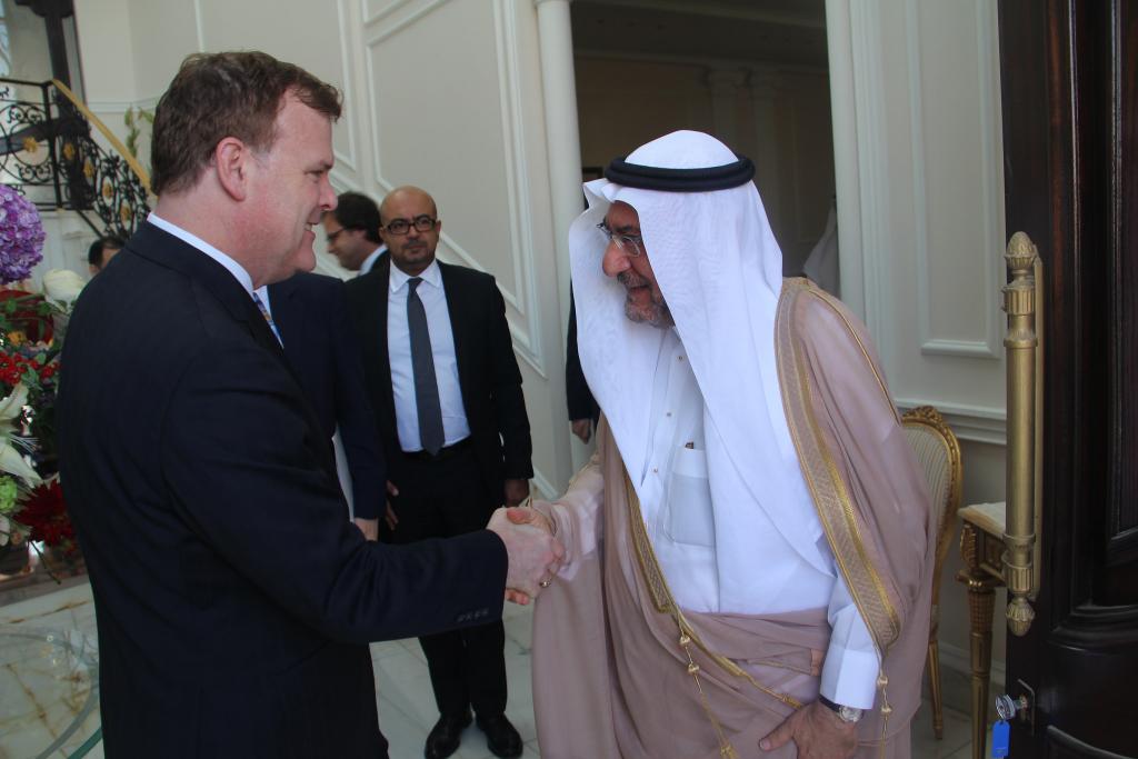 Foreign Affairs Minister Baird and Iyad Madani, Jeddah, October 2014