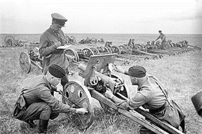Soviets Capture Japanese Artillery After Khalkin Gol